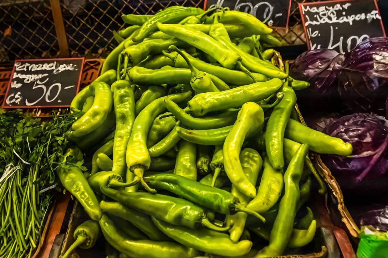 Hungarian green fresh peppers / © Photo: Georg Berg