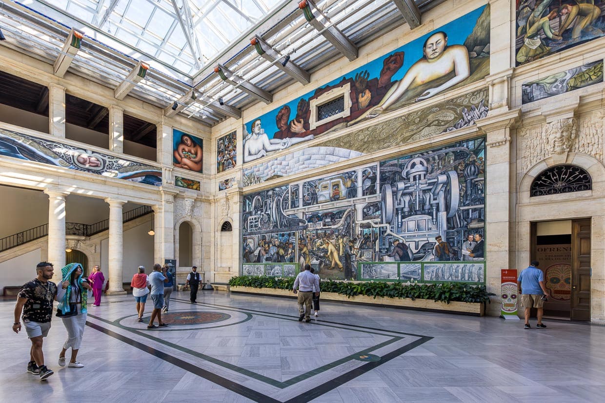 Los Murales de la Industria de Detroit de Diego Rivera rodean el Patio Rivera del Instituto de Arte de Detroit. Fueron creados entre 1932 y 1933 y Rivera los consideró su obra de mayor éxito / © Foto: Georg Berg