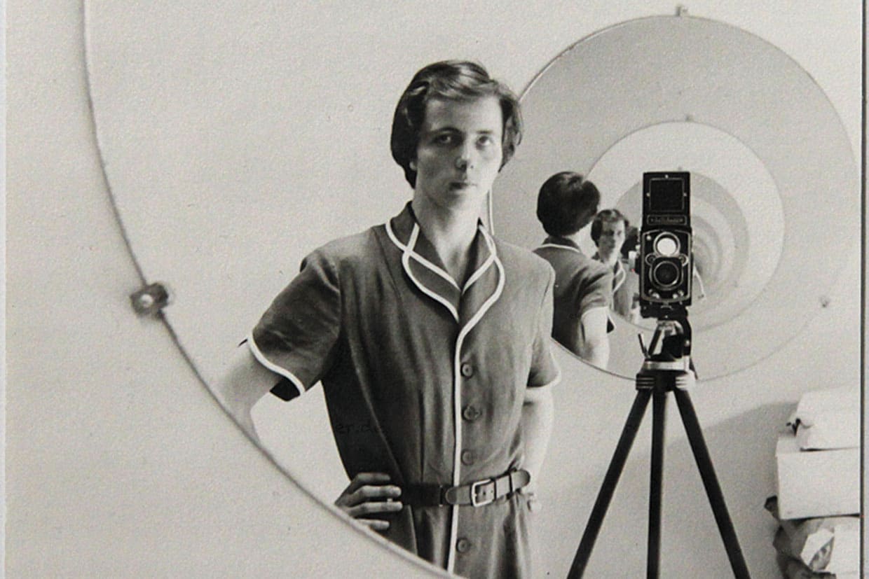 Autoportrait au miroir rond © Vivian Maier, Courtesy of the Estate of Vivian Maier