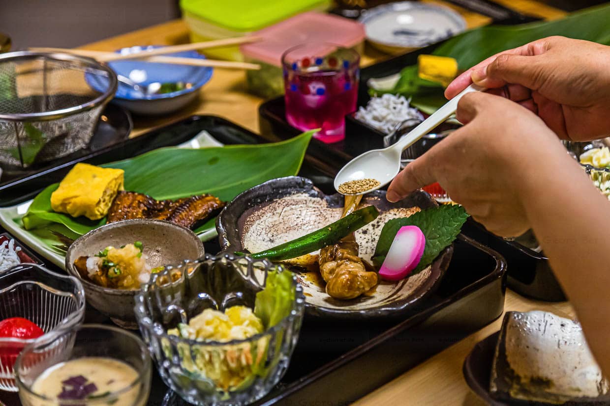 Hoher Stellenwert für die erste Mahlzeit des Tages. Das Frühstück gilt in Japan als Grundlage für ein langes und gesundes Leben / © Foto: Georg Berg