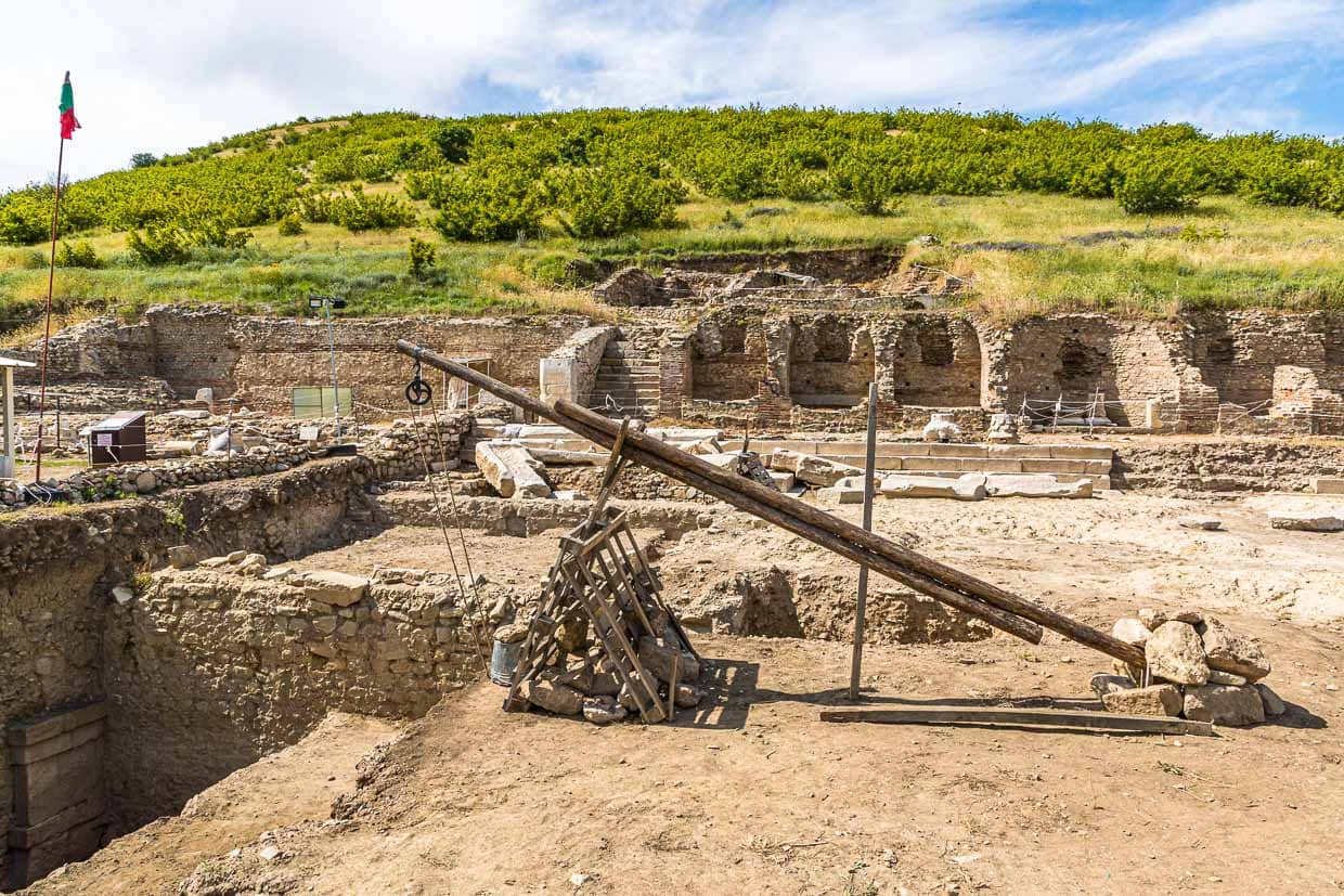 Die Ausgrabungsstätte der antiken Stadt Heraclea Sintica / © Foto: Georg Berg