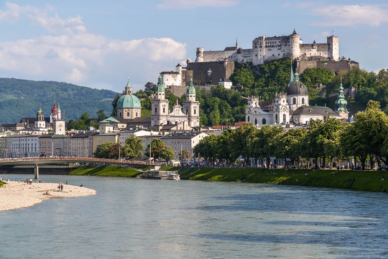 Stadtansicht Salzburg mit Festung Hohensalzburg und Domquartier / © Foto: Georg Berg